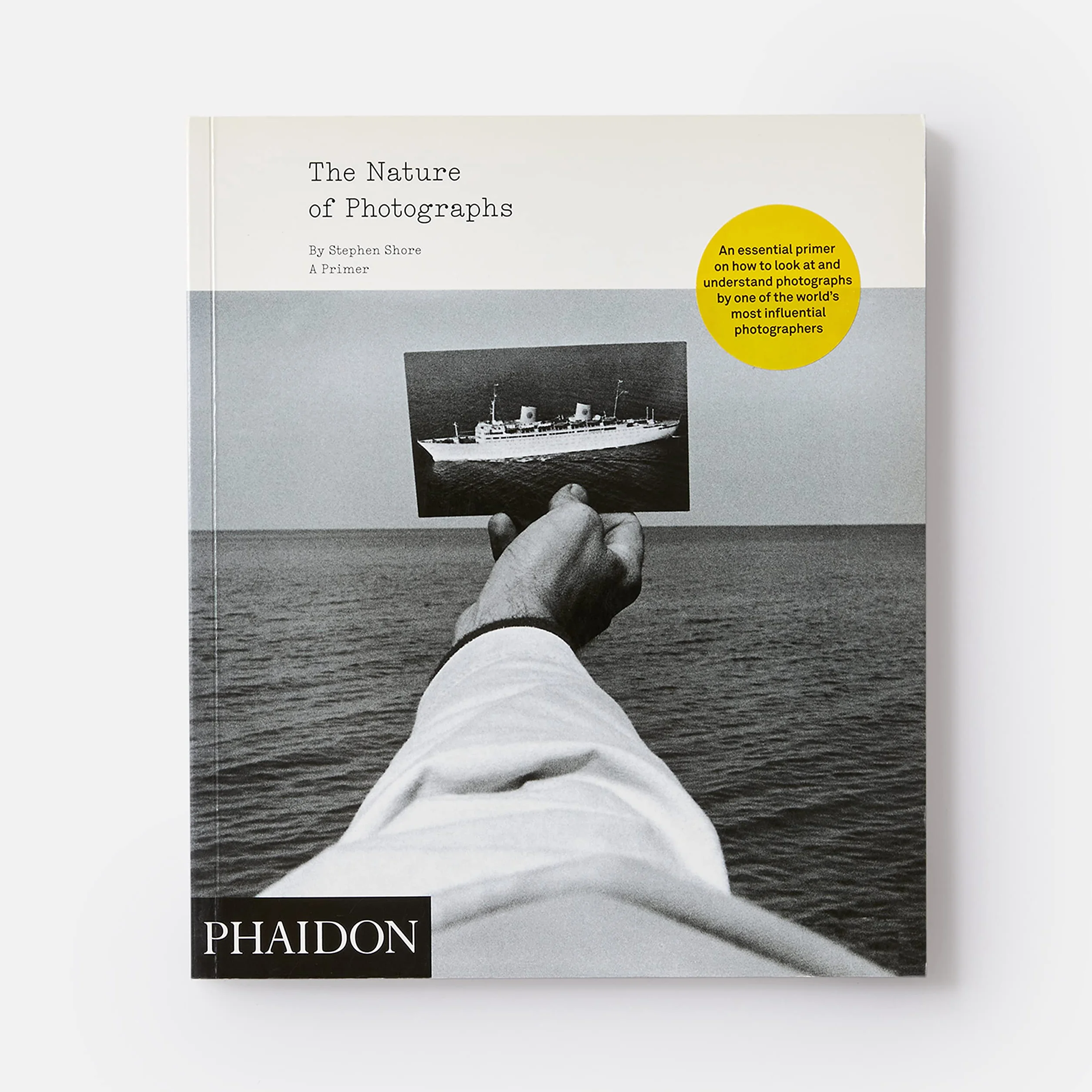 The Nature of Photographs: A Primer [Lingua inglese]