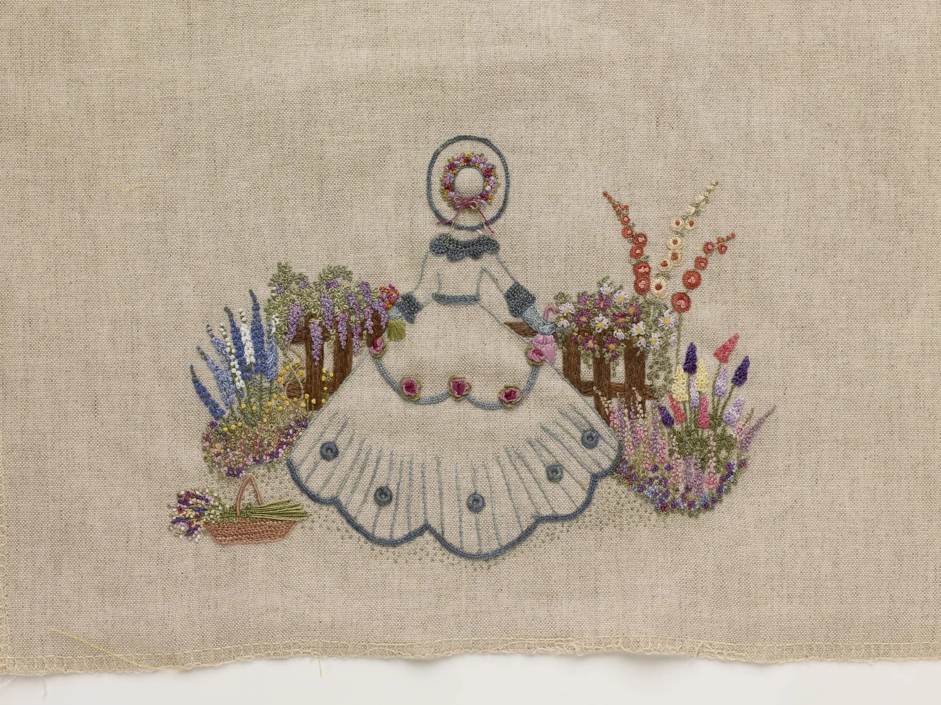 Embroidered Country Gardens: Create Beautiful Hand-Stitched Floral Designs Inspired by Nature